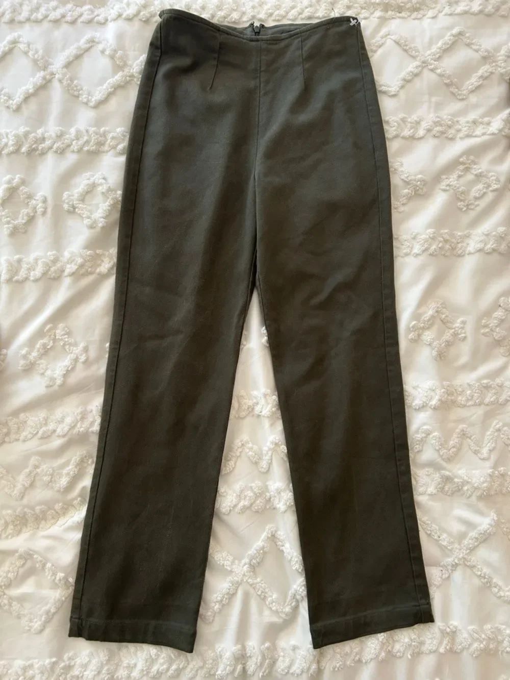 Reformation Straight Leg Pants in Olive Green size 2 petite